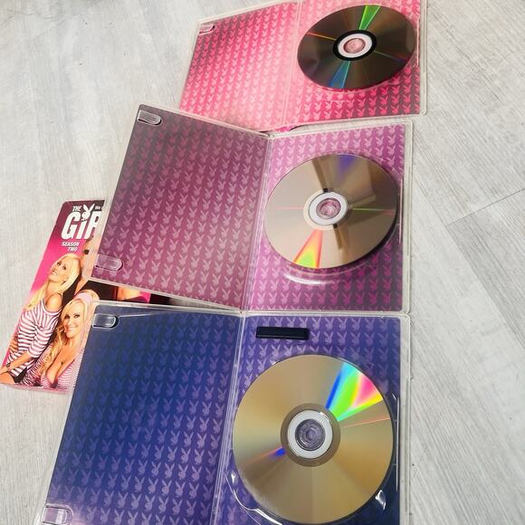 2 Seasons Of The Girls Next Door 6 Discs DVD Episodes Play Boy Hugh Hefner - Picture 6 of 6